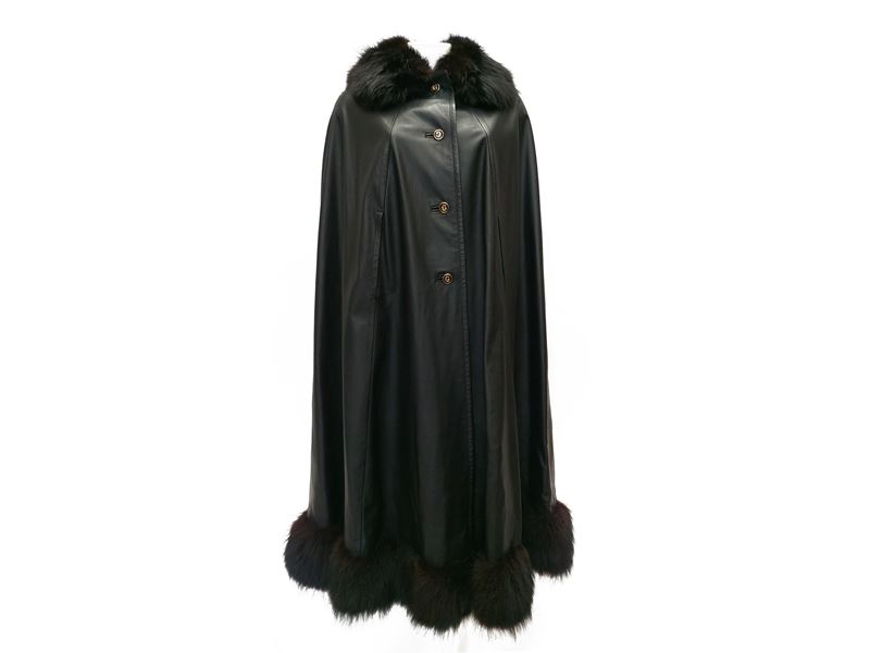 Gherardini - Mantella in pelle nera bordata in pelliccia di volpe nera