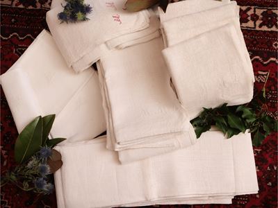Assortimento di Tessuti Realizzati a Mano