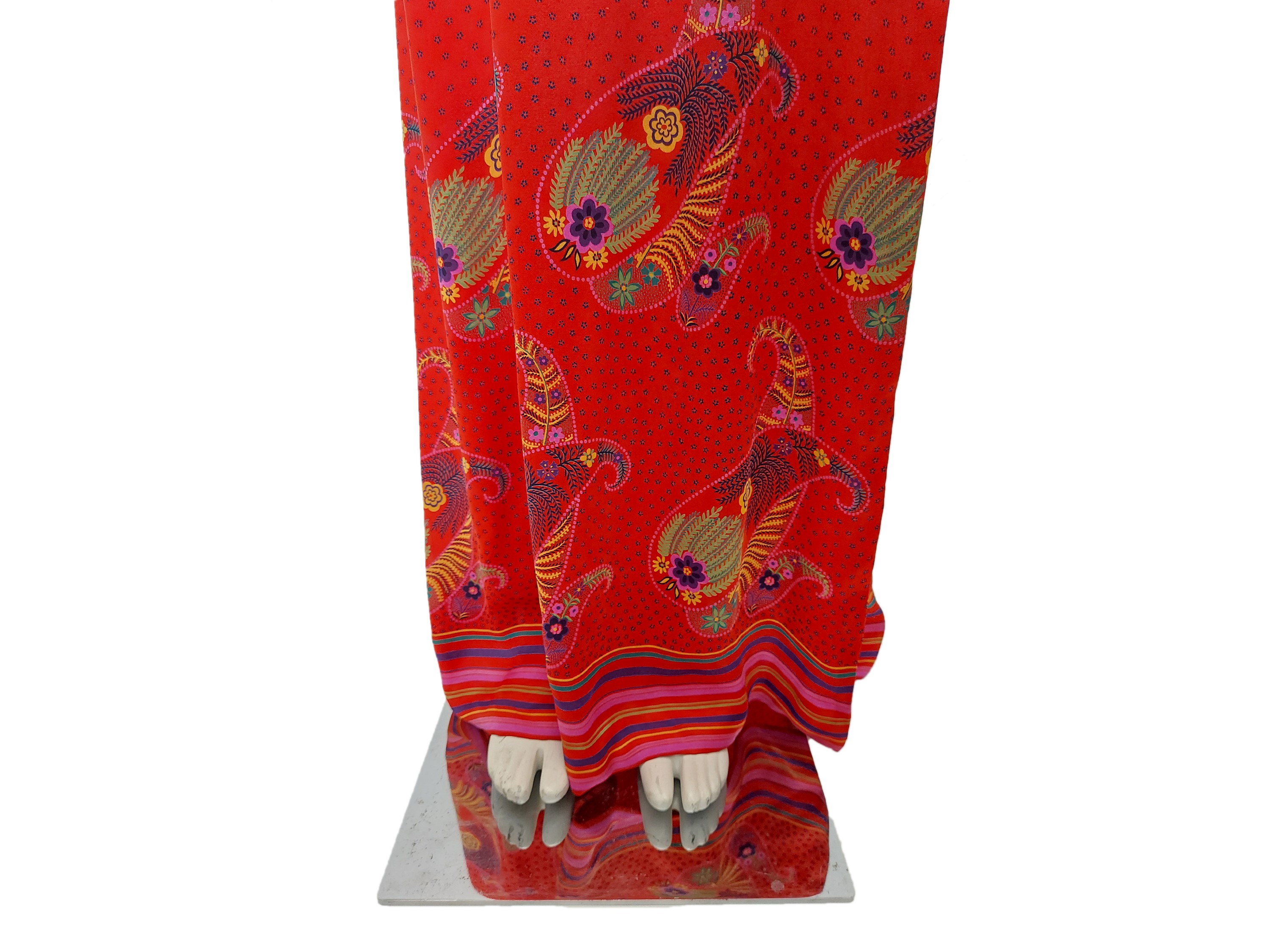 Abito sartoriale lungo in seta rossa fantasia paisley