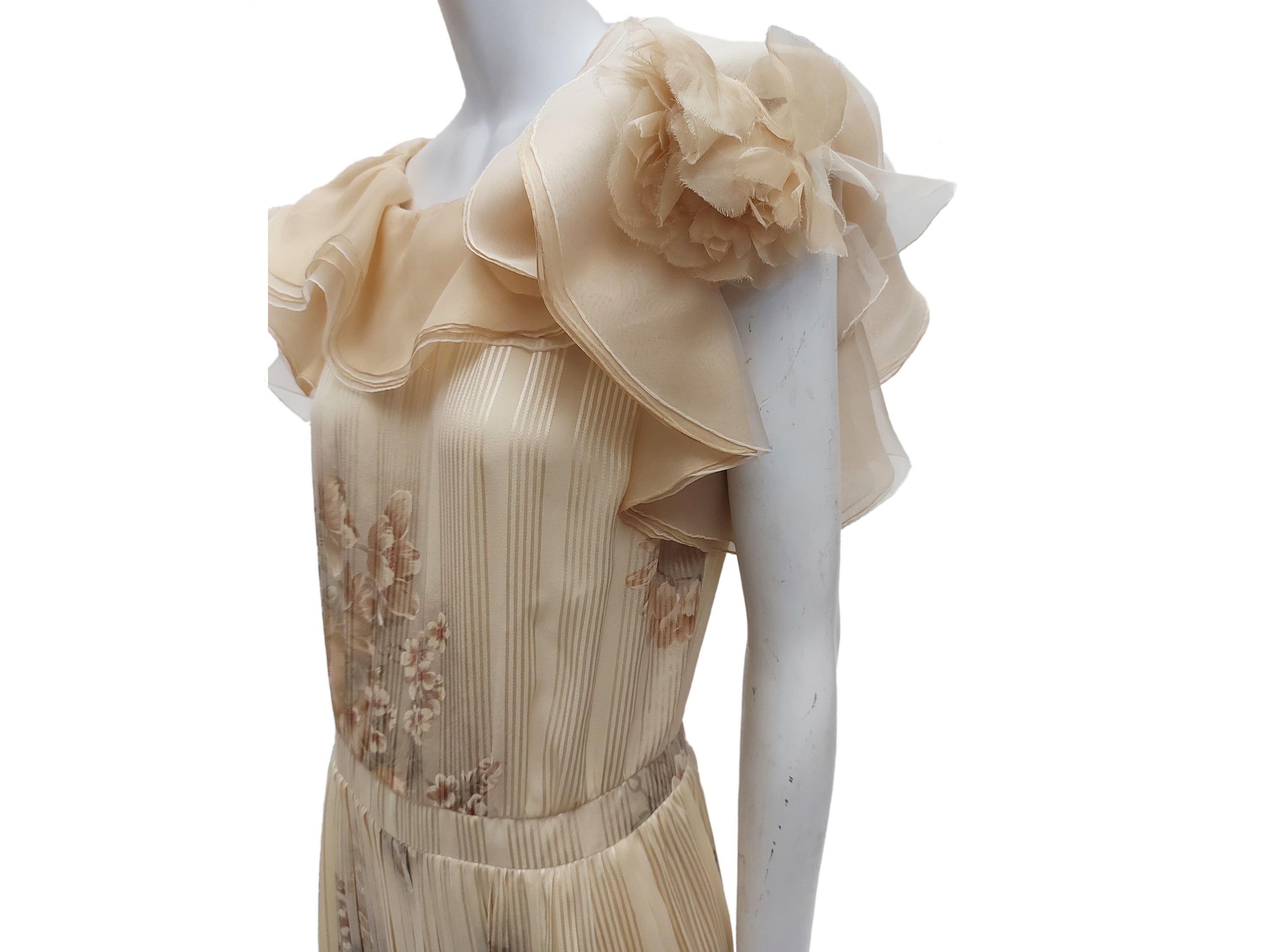 Abito sartoriale lungo in voile di seta plissé