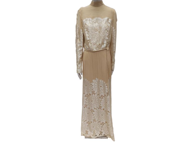Abito sartoriale lungo in seta e pizzo beige, Alta Moda Massetti, Firenze