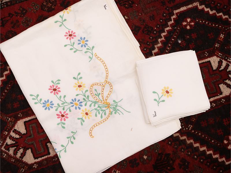 Tovaglia in Lino Bianco Ricamata