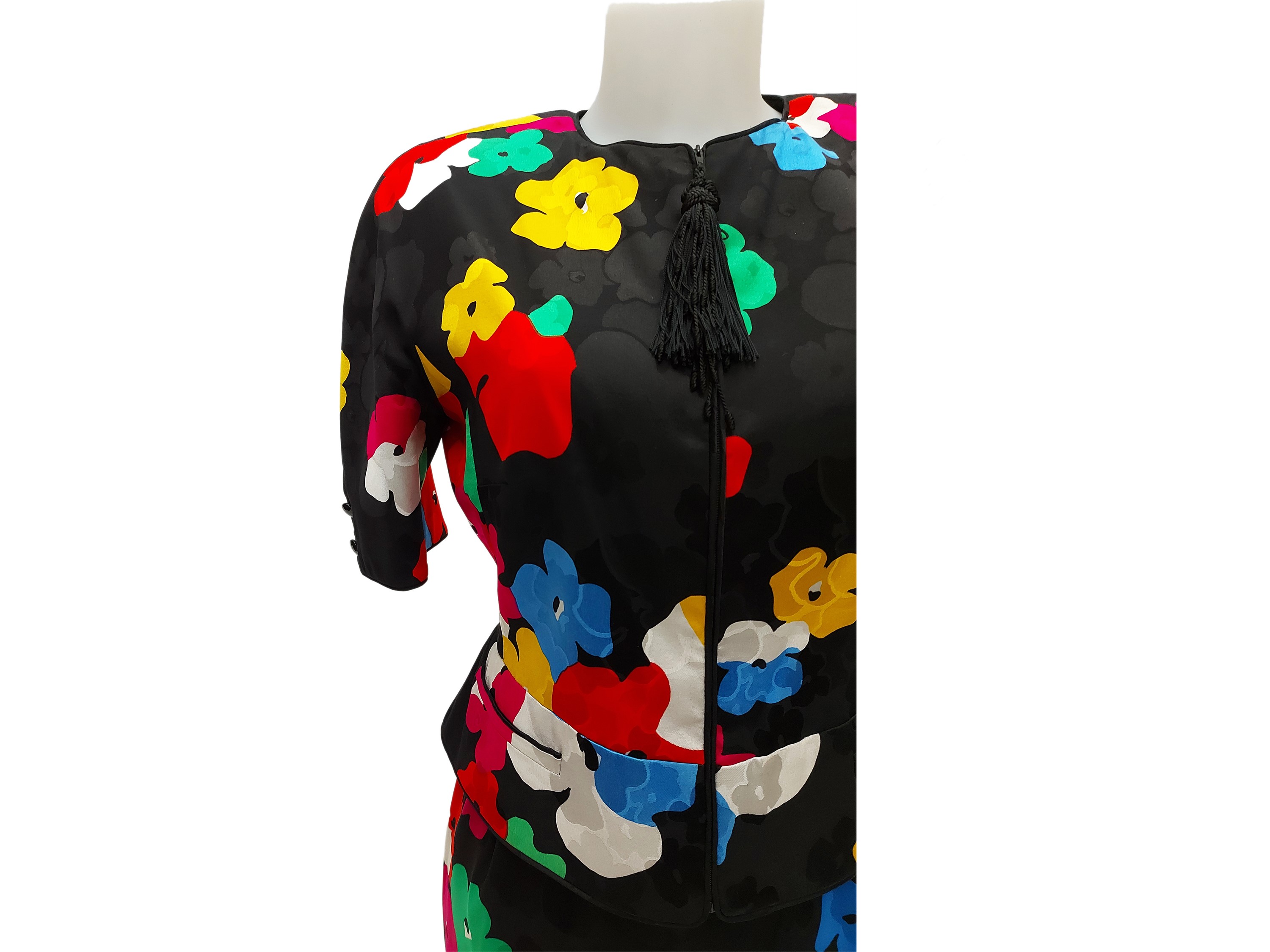 Night Valentino - Tailleur in seta fantasia floreale su fondo nero