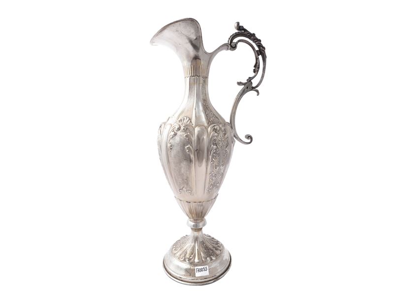 Grande versatoio in argento