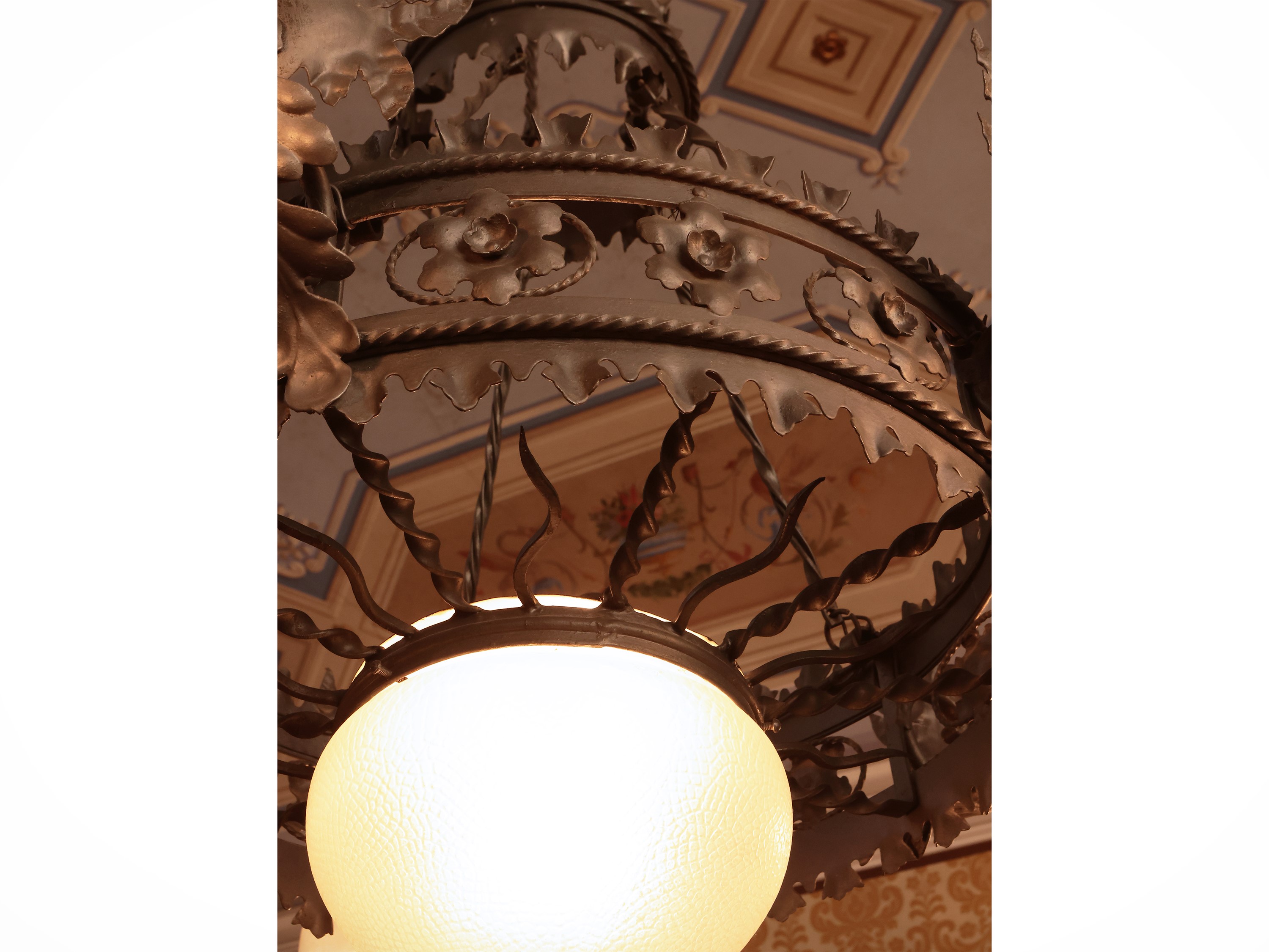 Lampadario a Corona in Ferro Battuto