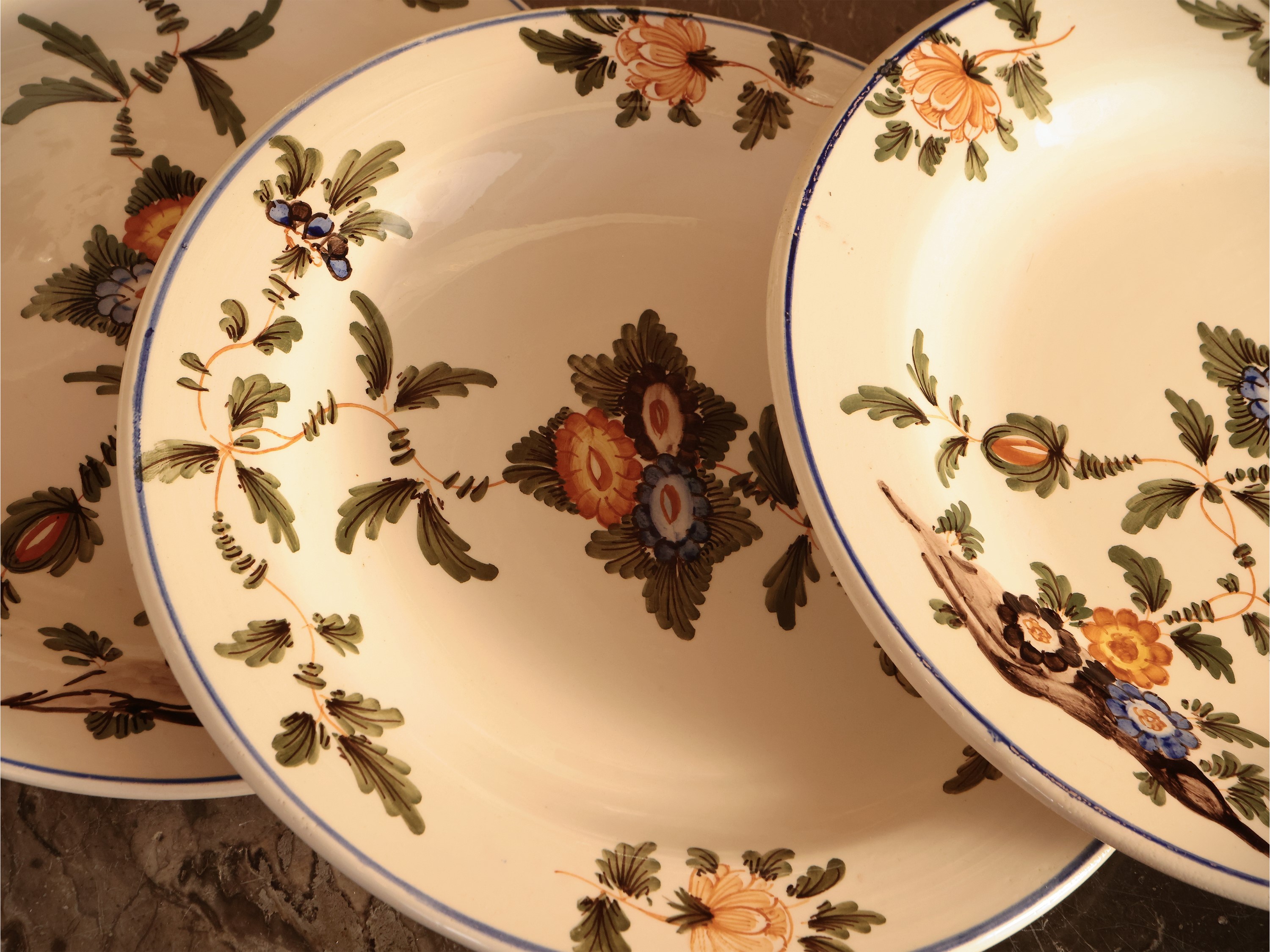 Coppia di Vasi Medicei in Ceramica D'este