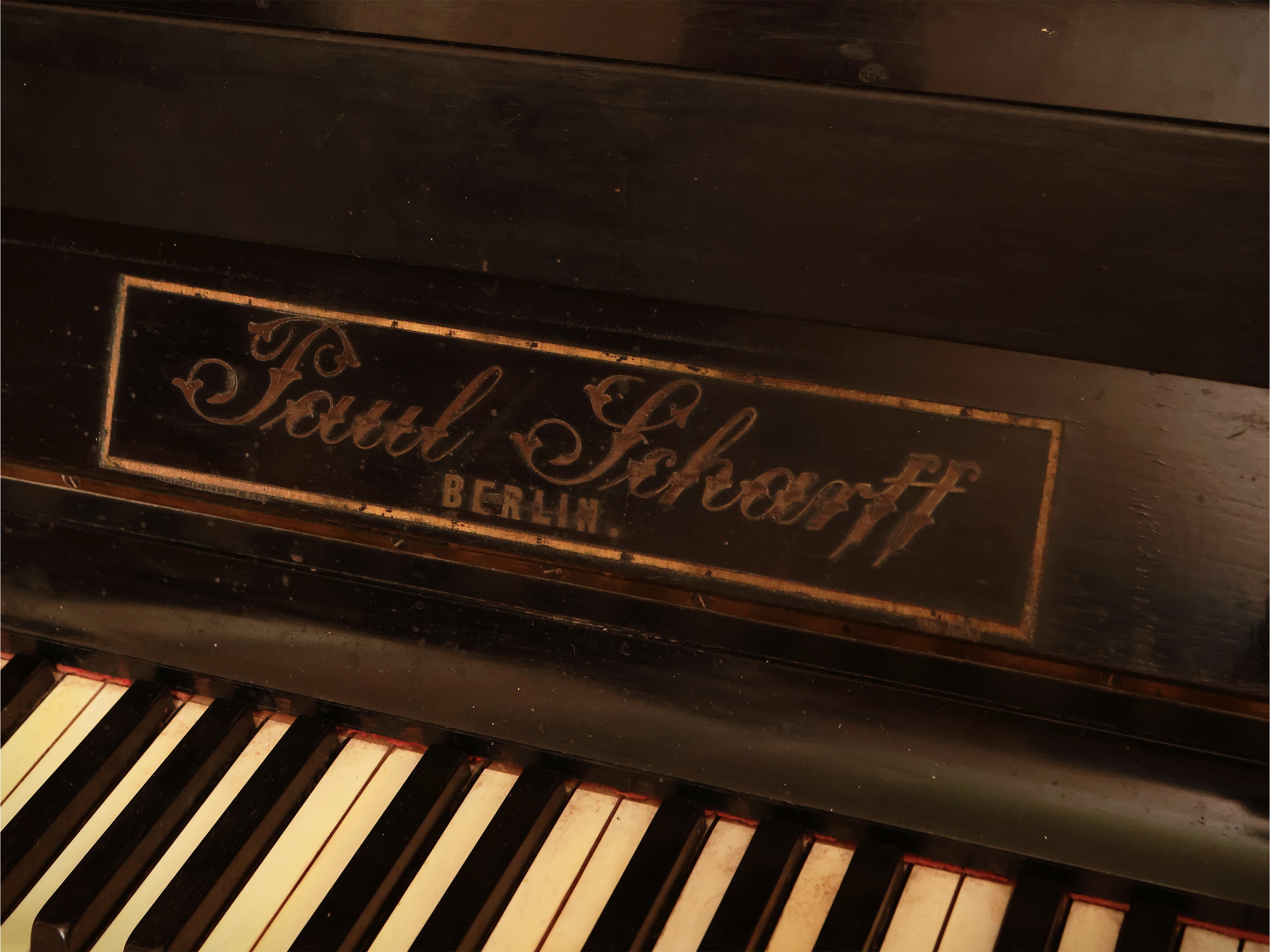 Pianoforte Verticale in Legno Ebanizzato, Paul Scharff Berlin