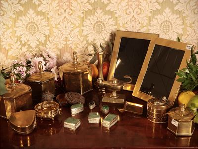 Grande Assortimento di Accessori in Ottone