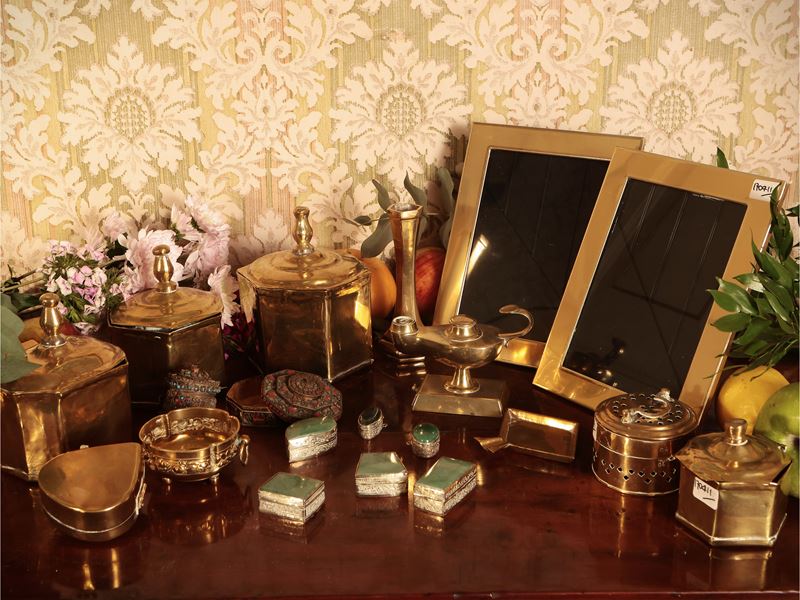 Grande Assortimento di Accessori in Ottone