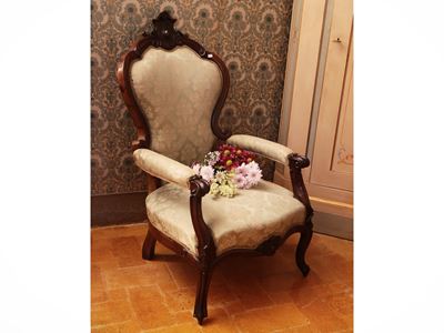 Poltrona in Noce
