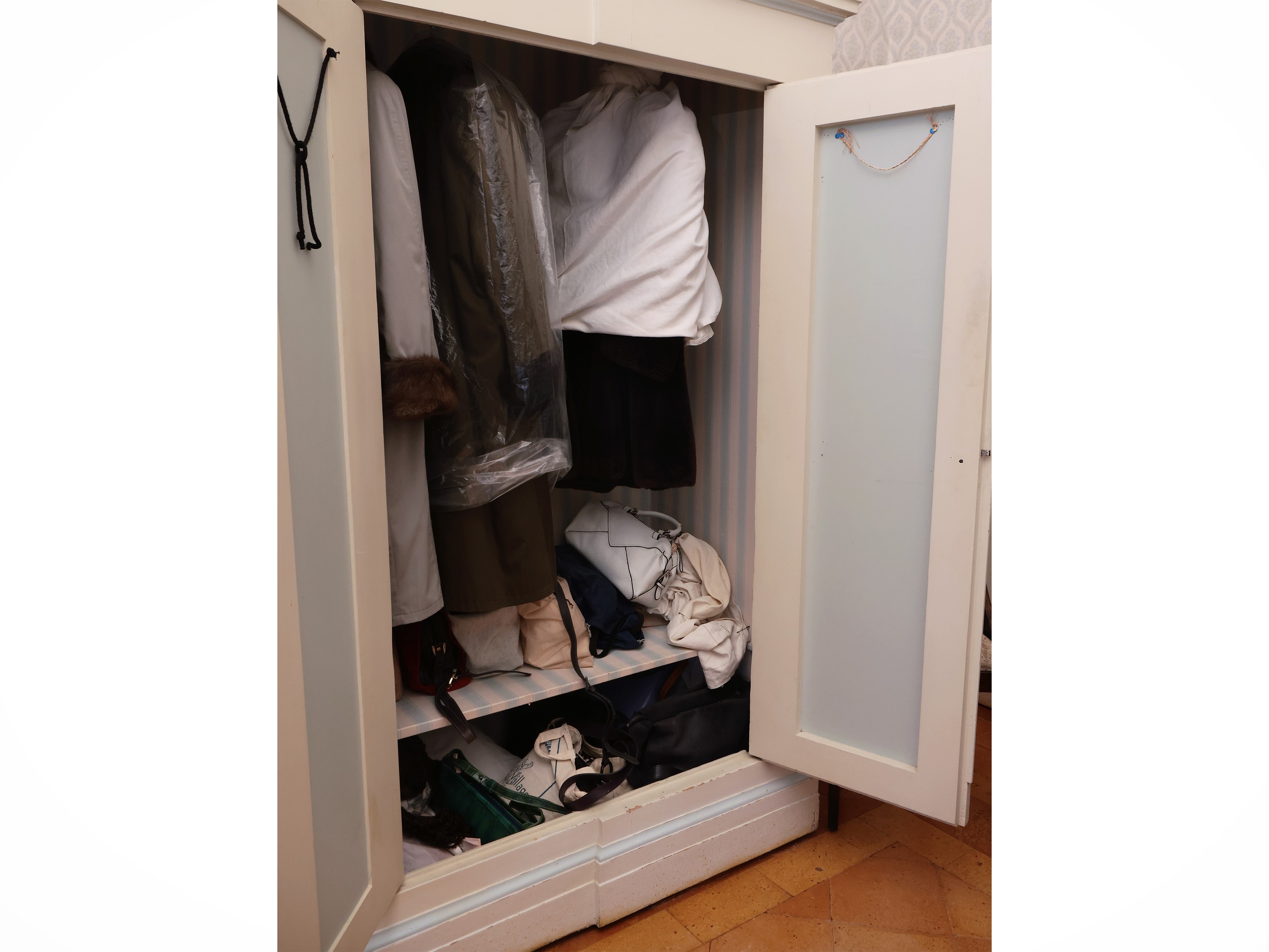 Armadio in Legno Tenero Tinto Bianco e Celeste