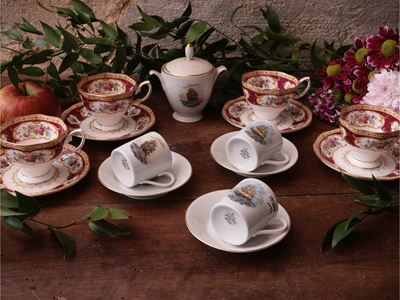 Due Set di Tazzine da Caffè in Porcellana