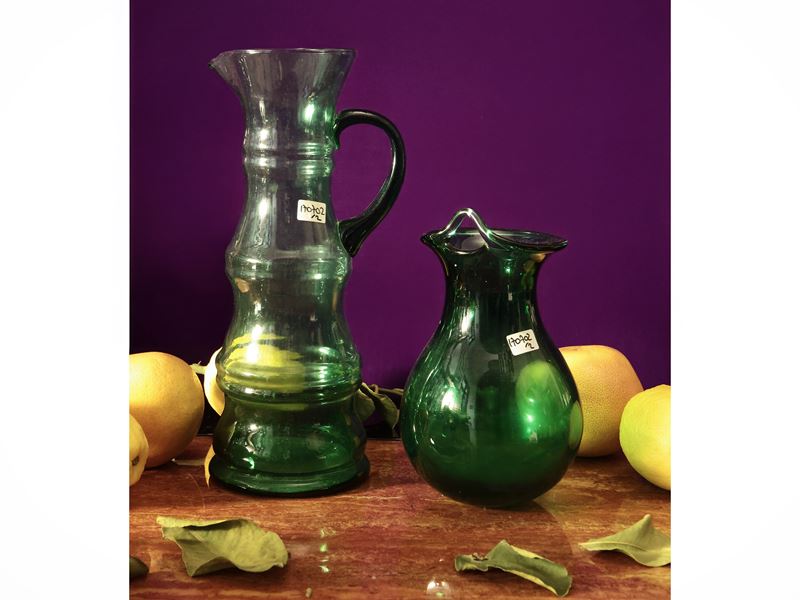 Due brocche in vetro verde di Empoli