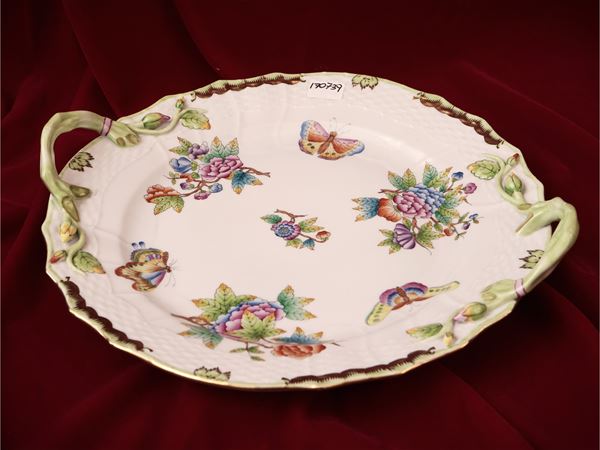 Porcelain centerpiece tray, Queen Victoria decorum, herend