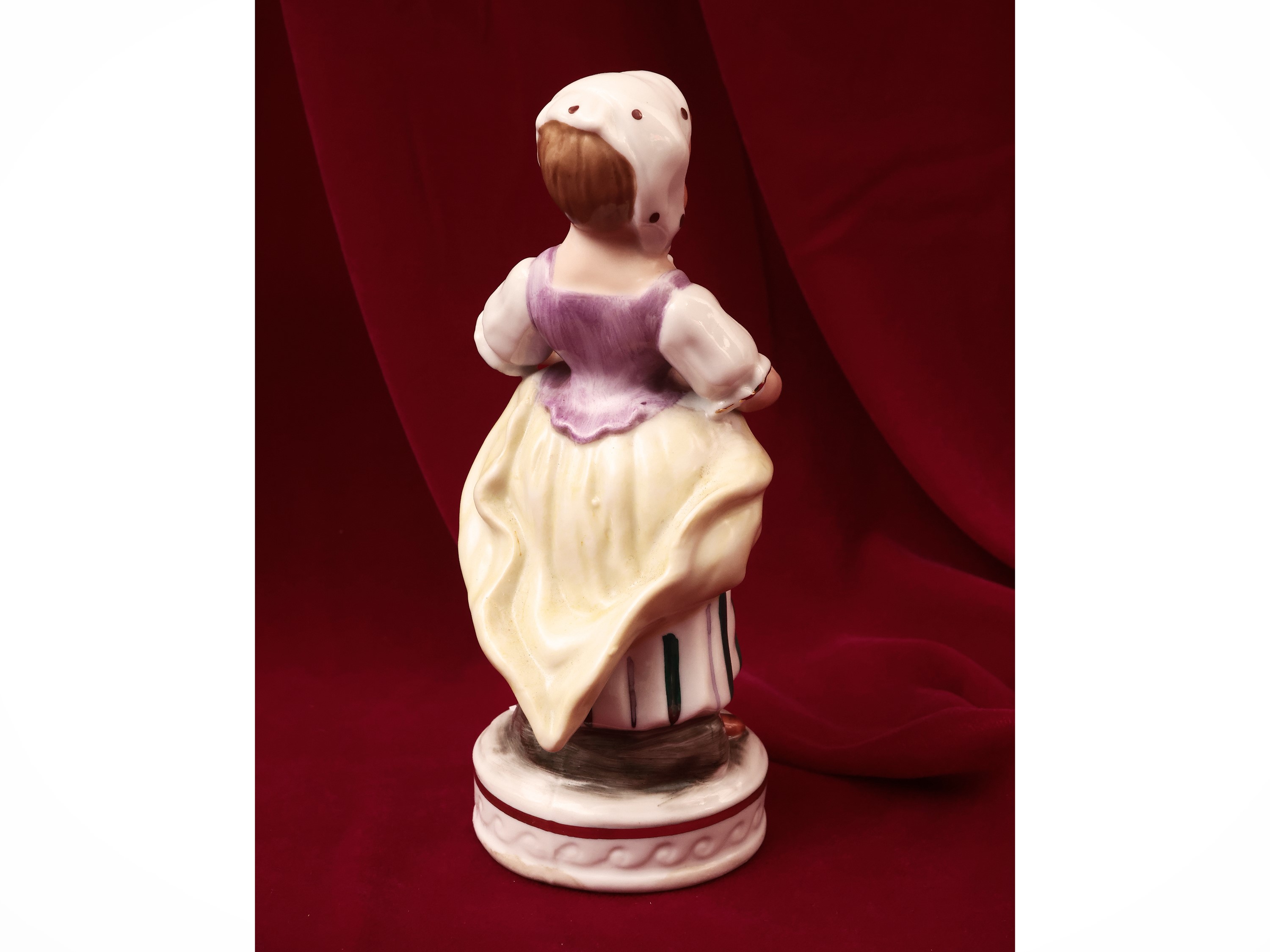 Serie di Quattro Figure in Porcellana