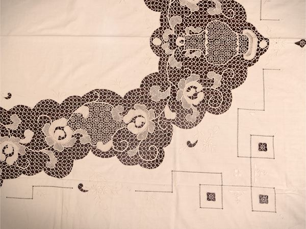 White linen tablecloth