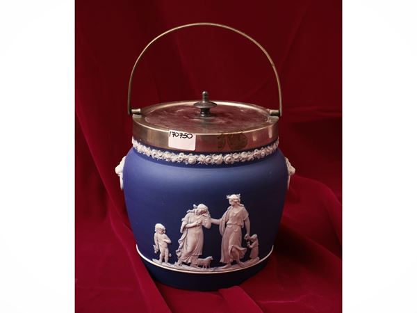 Two biscuit bomb stakeholders, Wedgwood