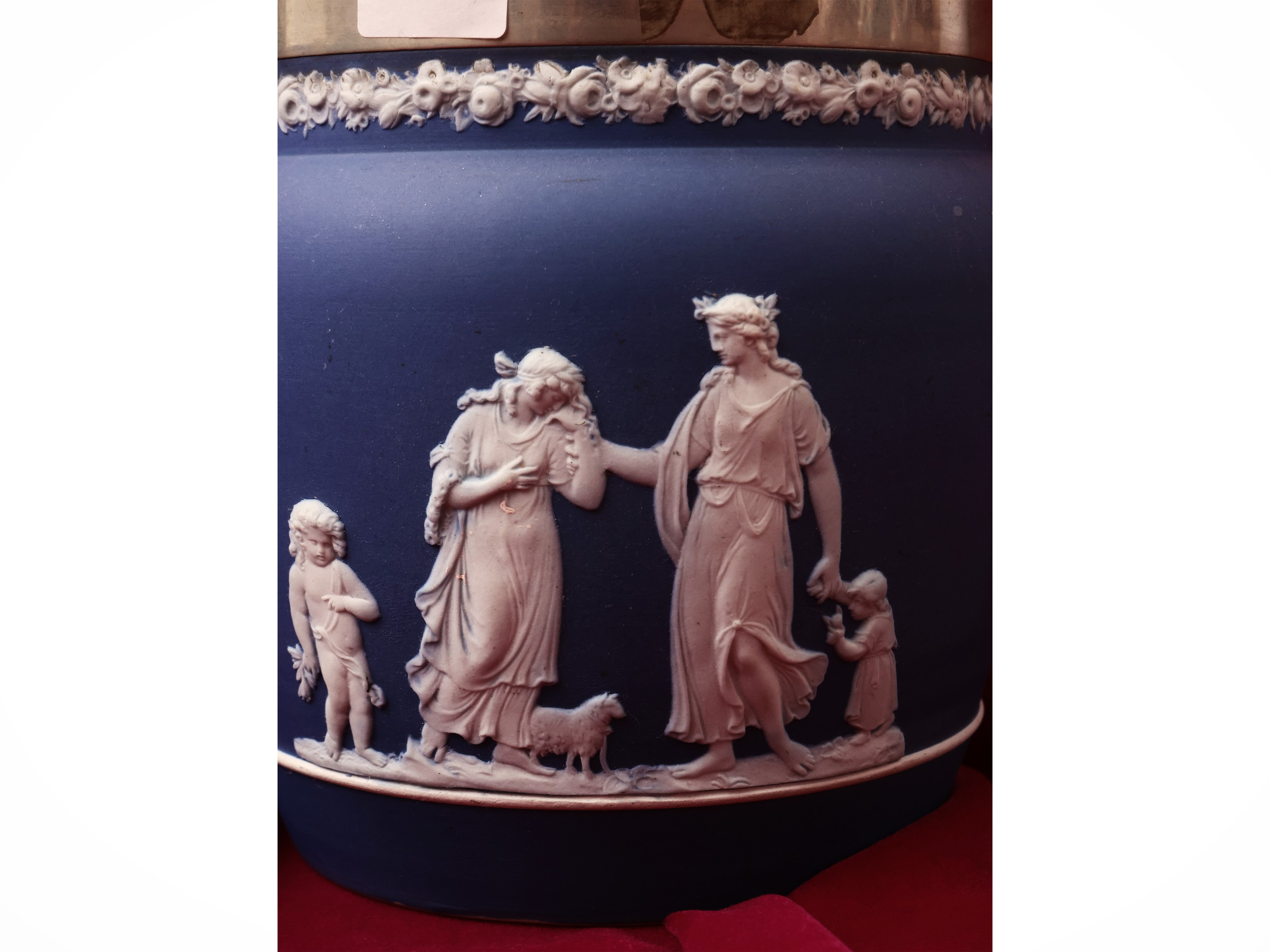 Due Portabiscotti in Biscuit, Wedgwood