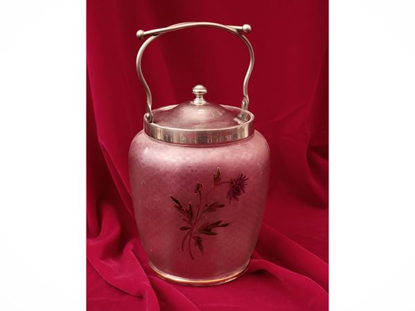 Due portabiscotti di gusto Art Nouveau