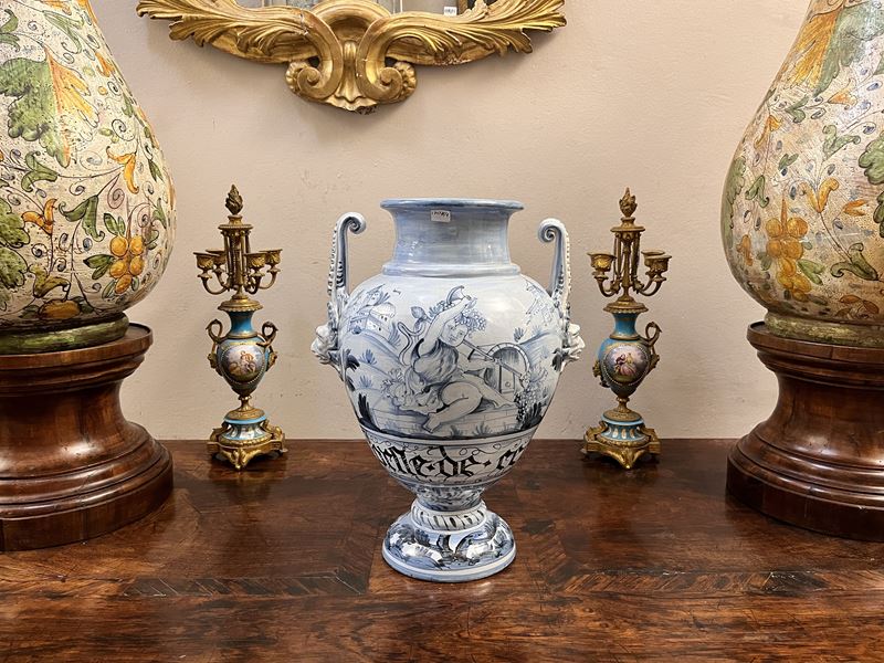 Grande vaso ad anfora in ceramica smaltata, Manifattura di Montelupo