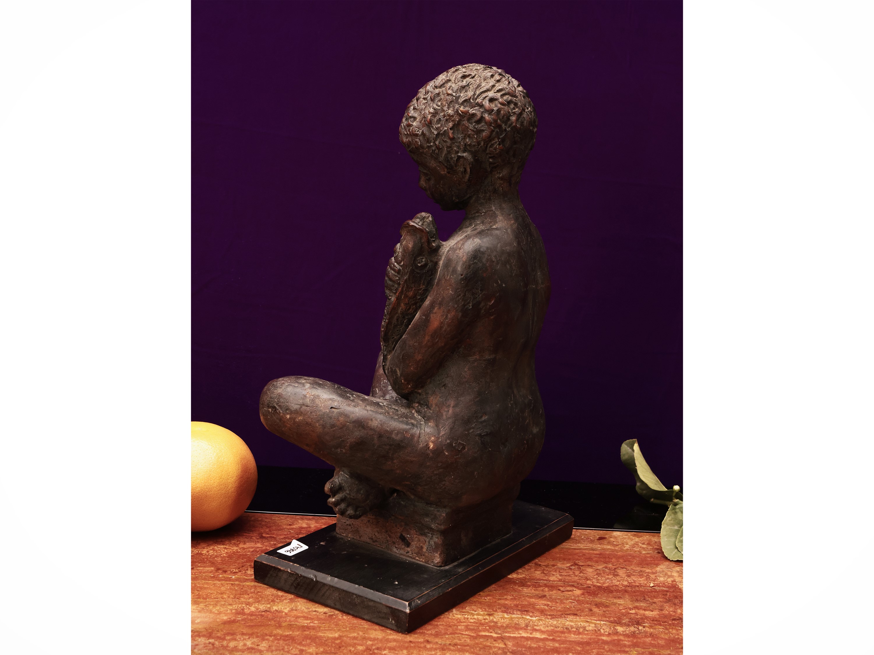 Scultore anonimo, Fanciullo con pesce, scultura lignea patinata
