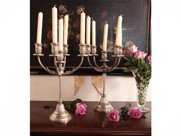 Coppia di candelabri in argento