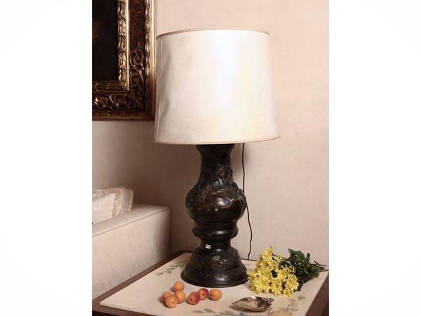 Coppia di grandi vasi in bronzo