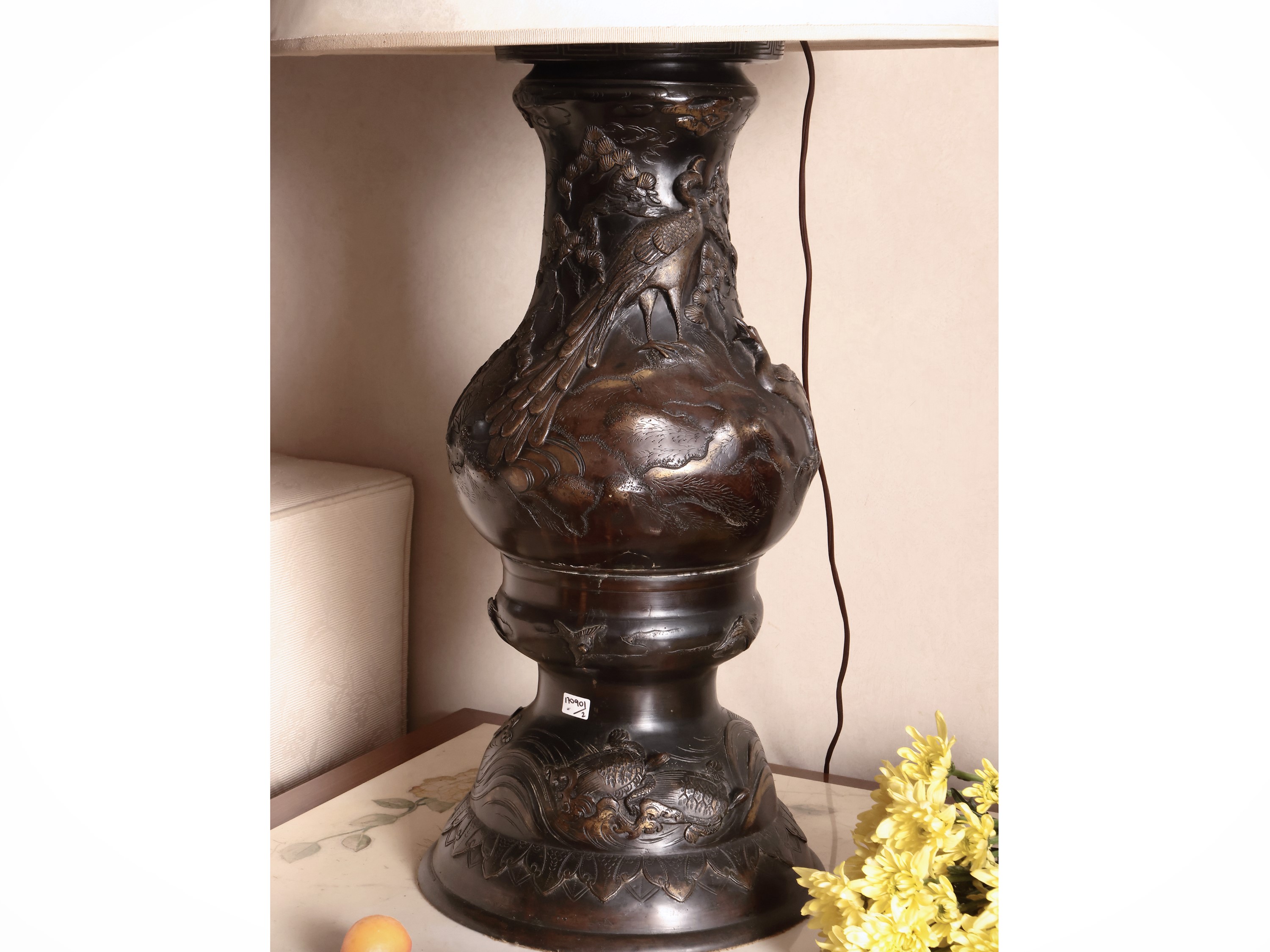 Coppia di Grandi Vasi in Bronzo