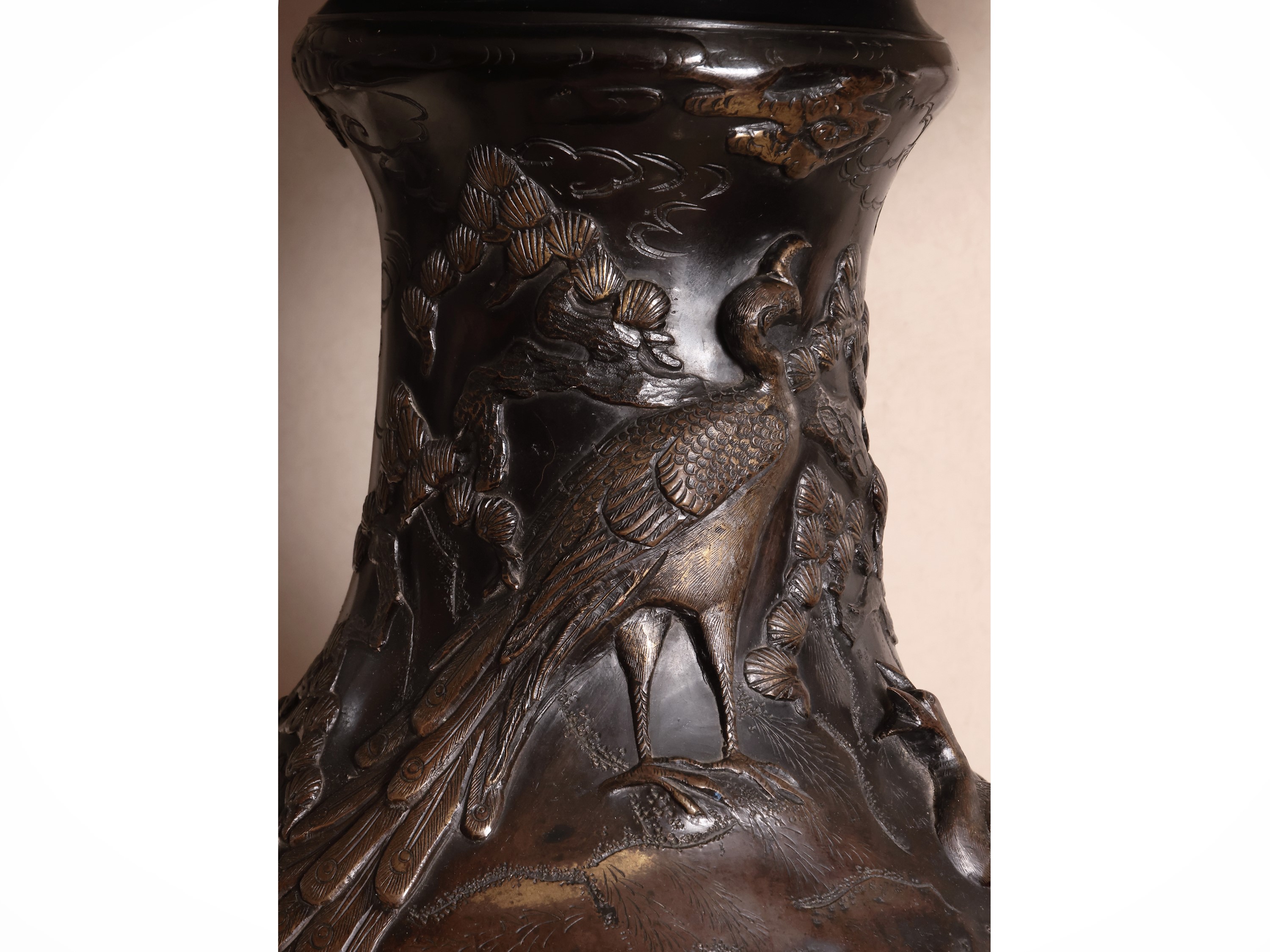 Coppia di Grandi Vasi in Bronzo