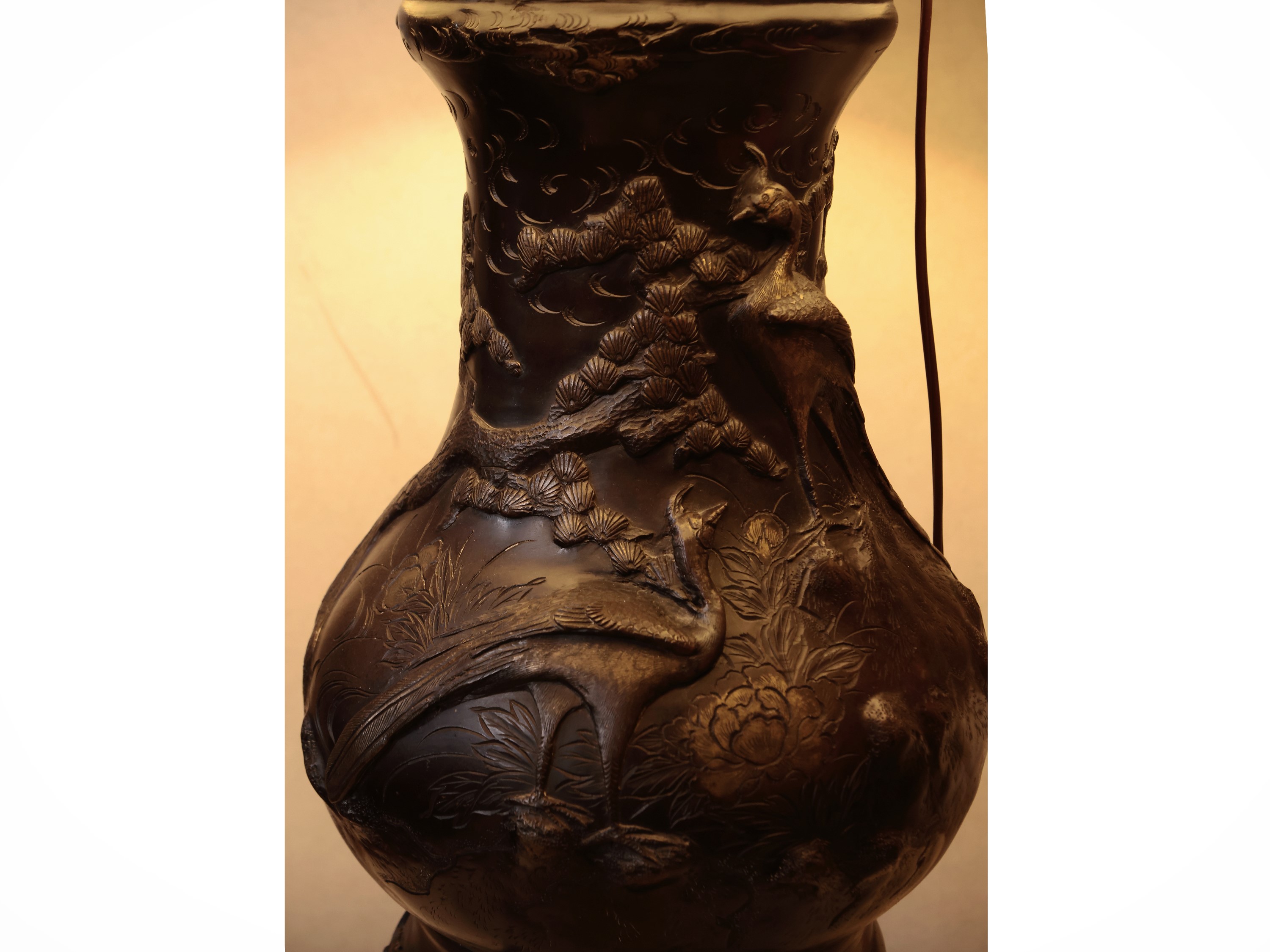 Coppia di Grandi Vasi in Bronzo