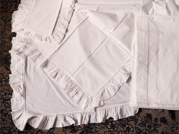Lenzuolo matrimoniale in cotone bianco con volant