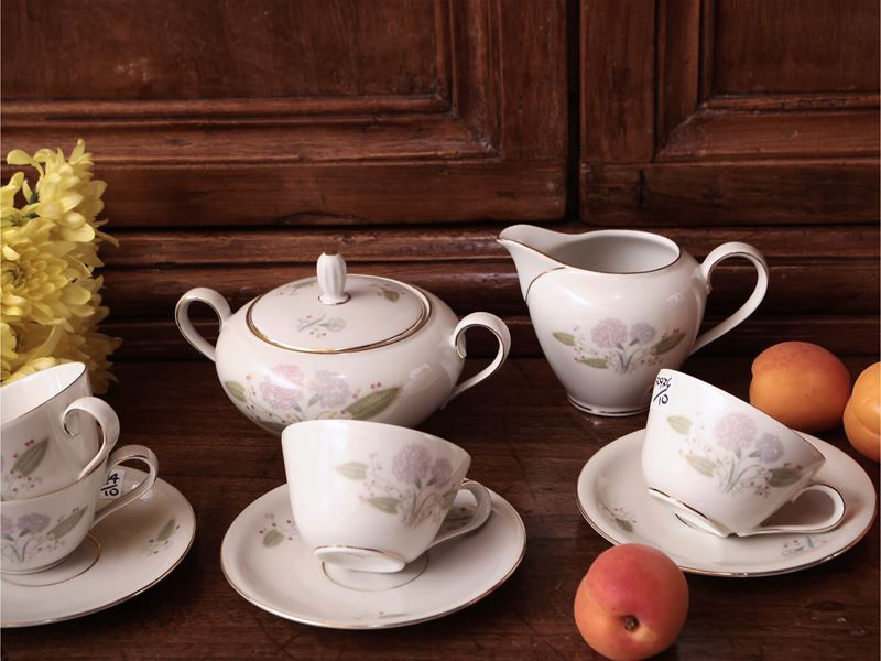 Serie di Otto Tazzine da Caffè in Porcellana Tedesca