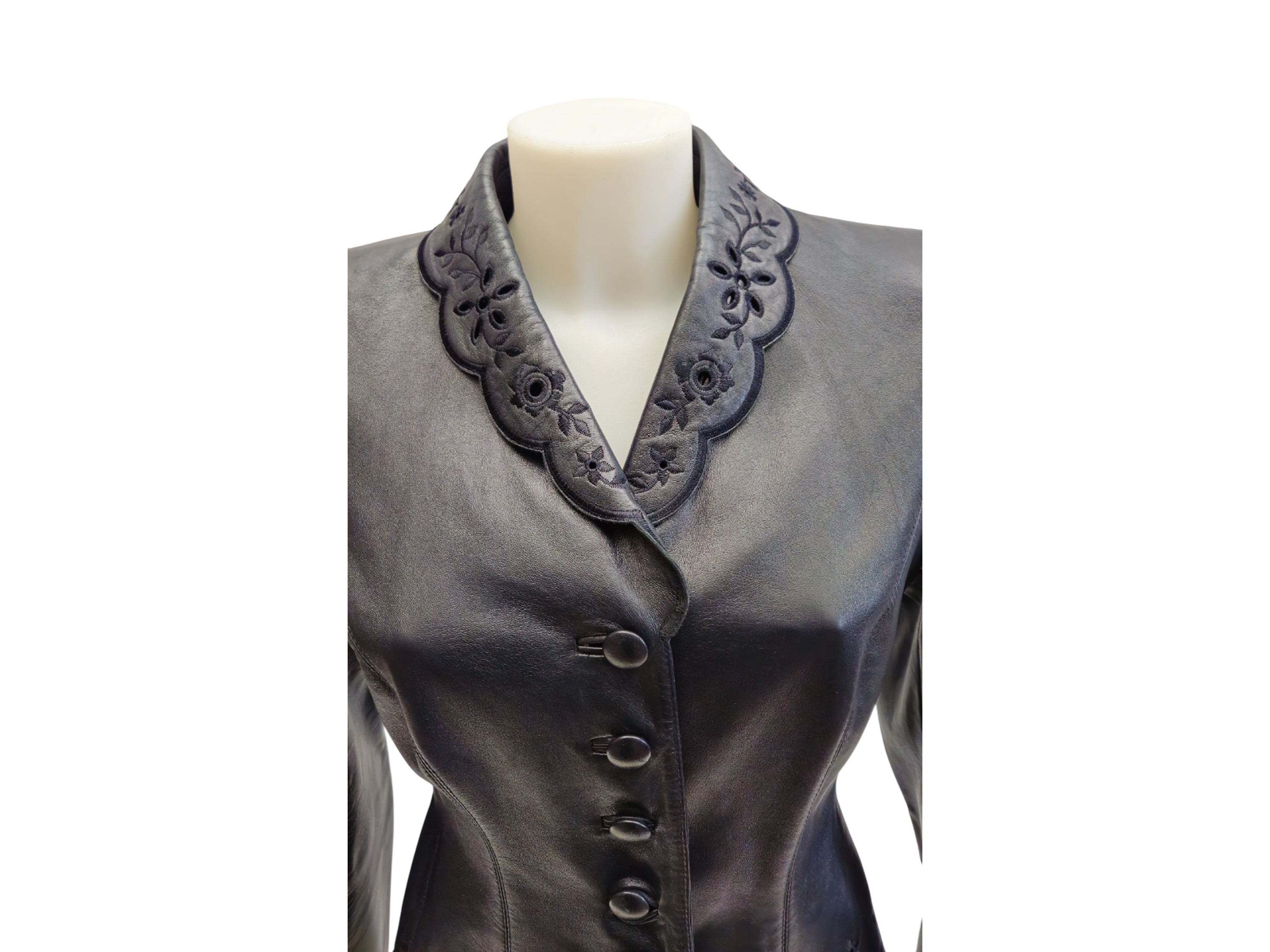 Escada - Tailleur in nappa blu con ricamo traforato