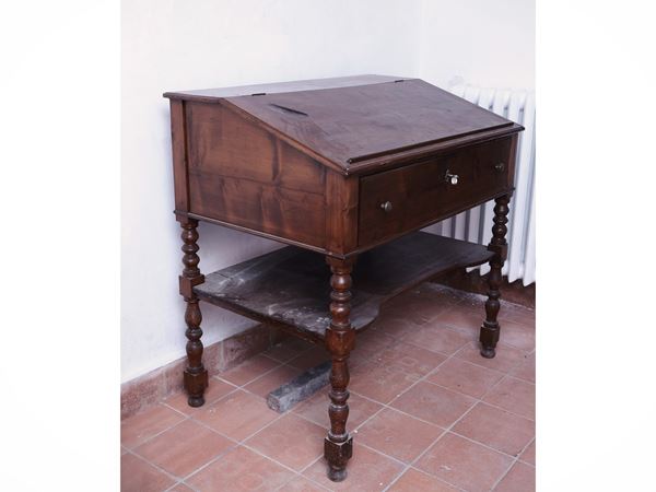 Piccolo scrittoio rustico a ribalta in legno tenero