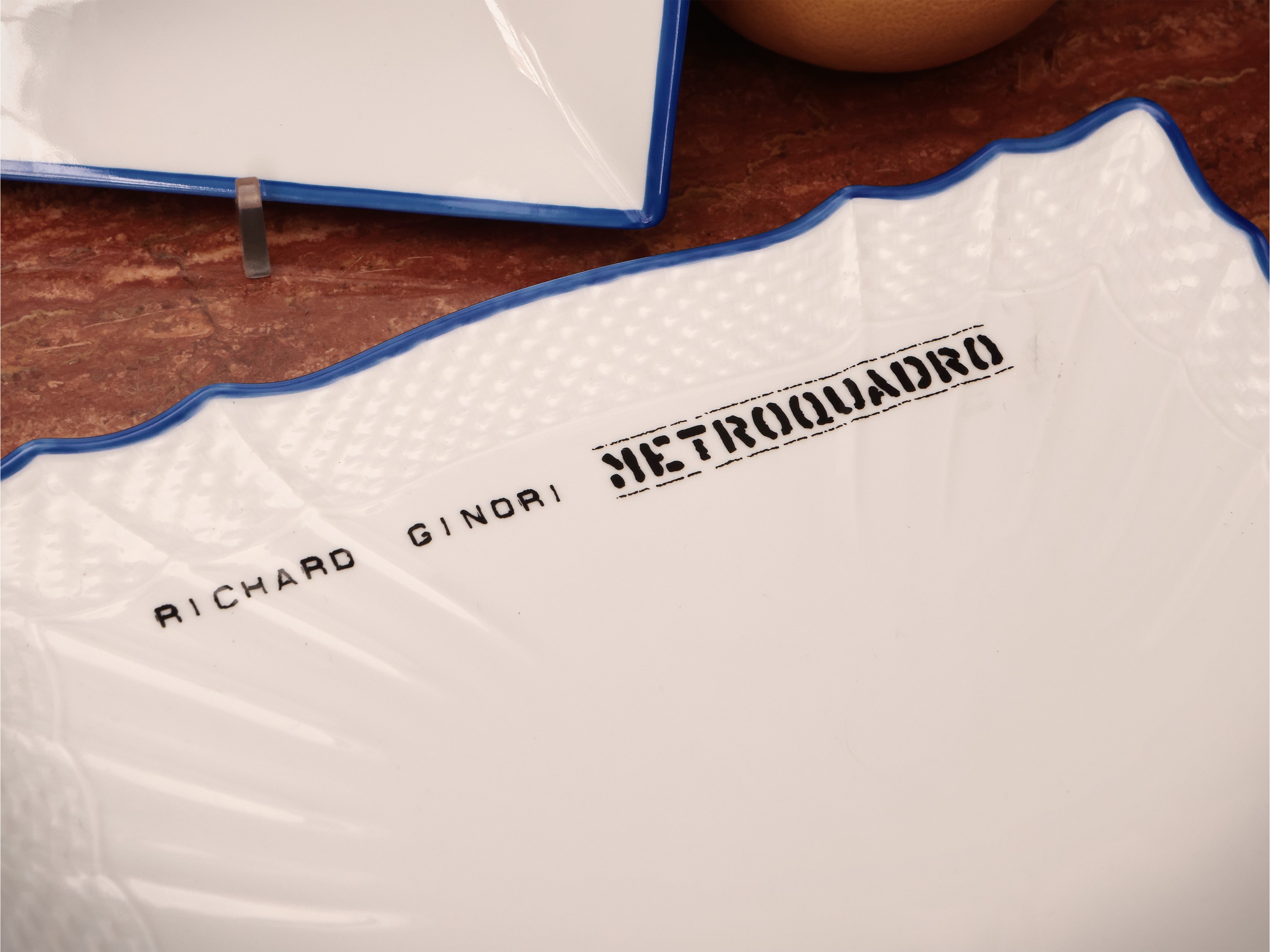 Tre piatti in porcellana, serie Metroquadro, Paola Navone per Richard Ginori