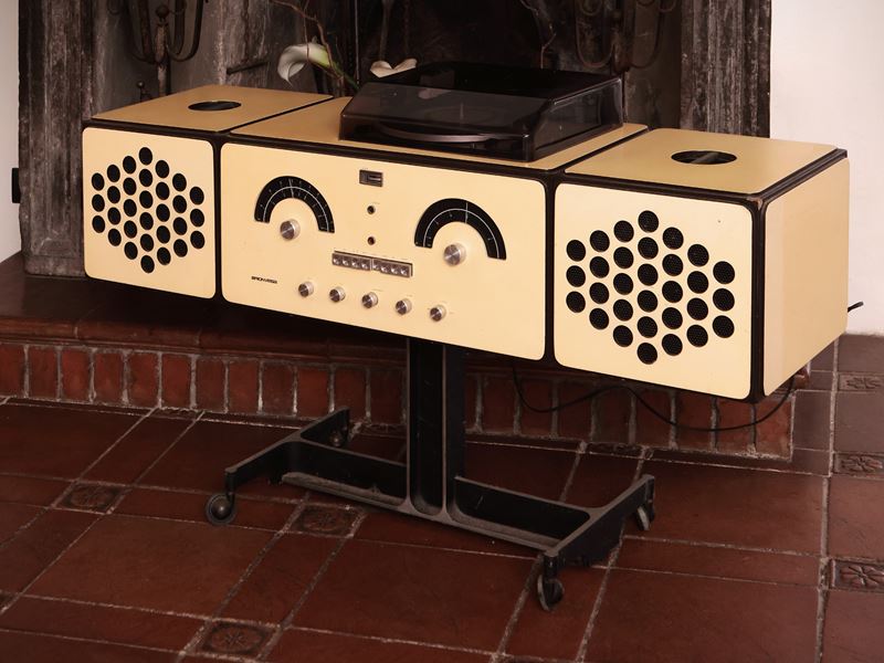 Radio stereo giradischi RR126 per Brionvega