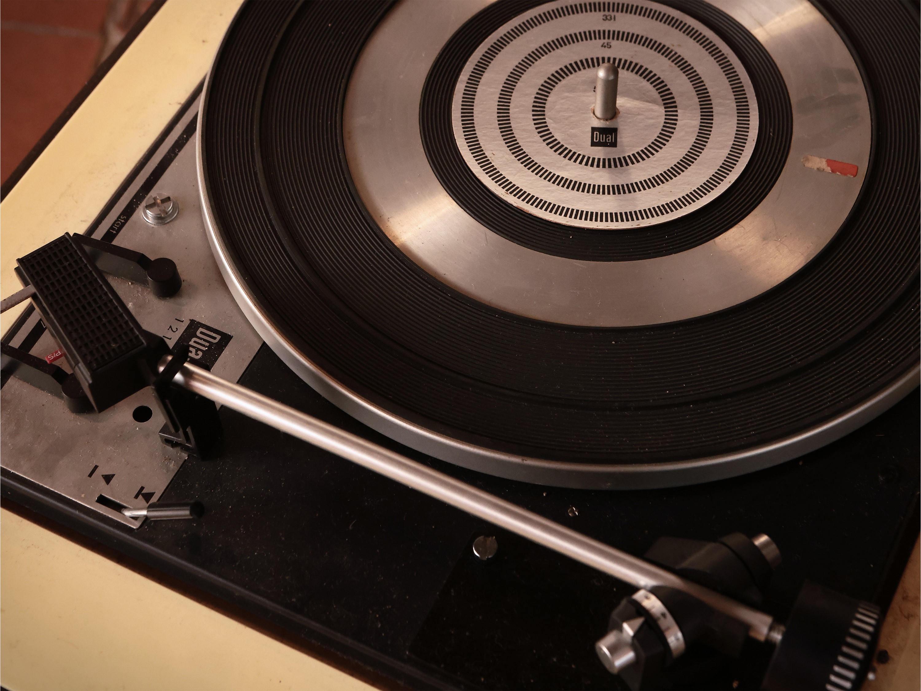 Radio stereo giradischi RR126 per Brionvega