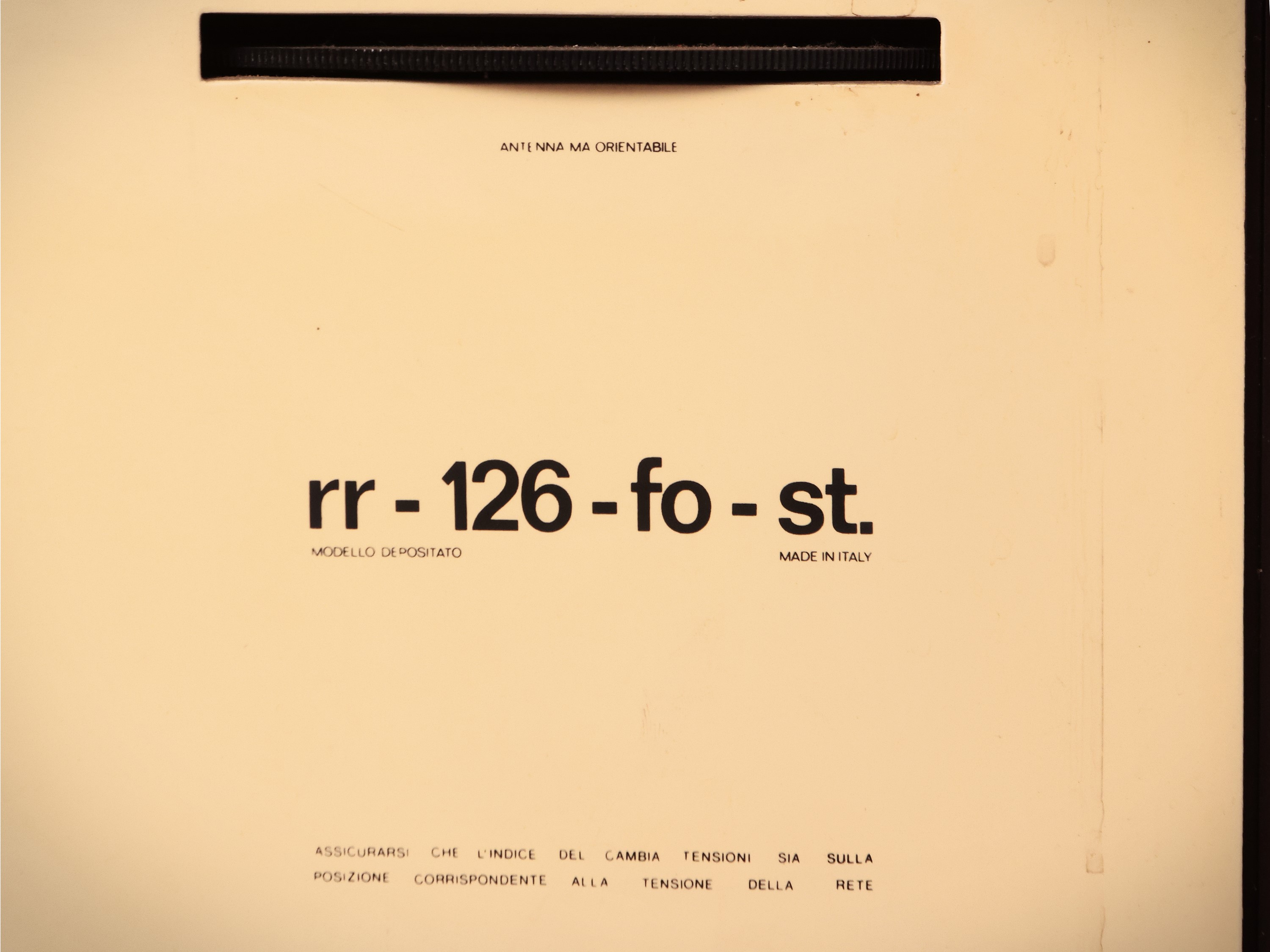 Radio stereo giradischi RR126 per Brionvega