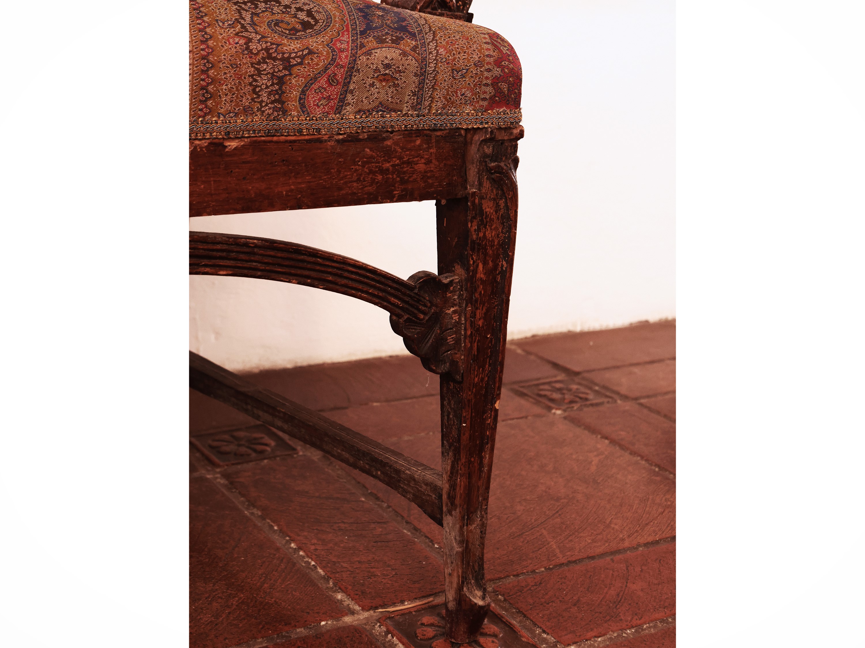 Coppia di poltrone di gusto Art Nouveau