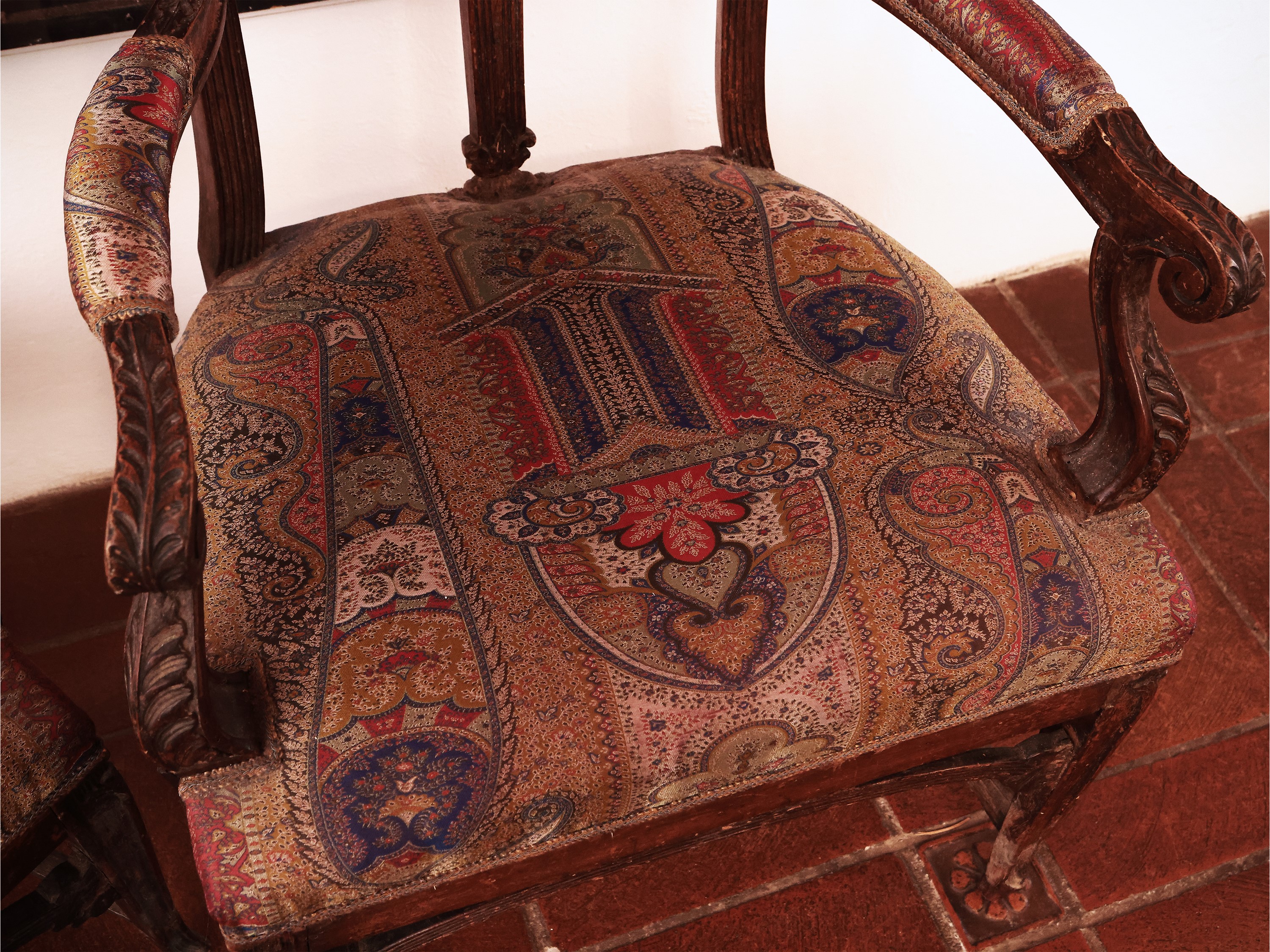 Coppia di poltrone di gusto Art Nouveau