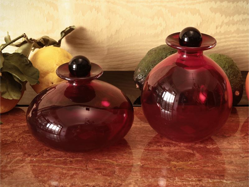 Coppia di ampolle in vetro rosso, Marcello Furlan