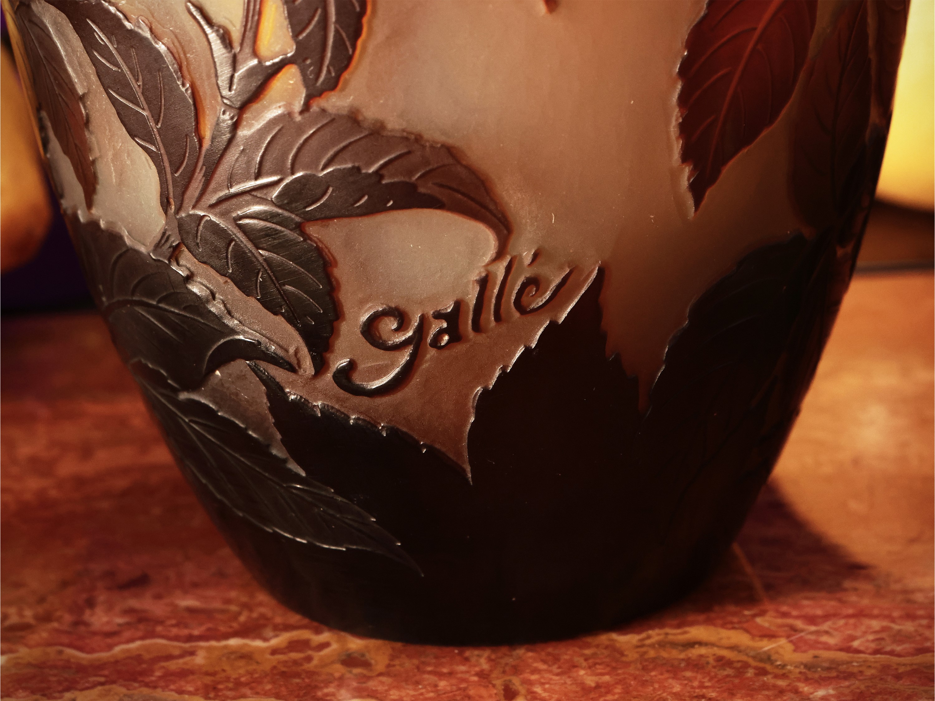 Vaso in vetro doppio a cammeo,