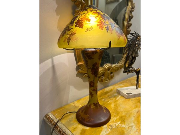Grande lampada in vetro doppiato a cammeo