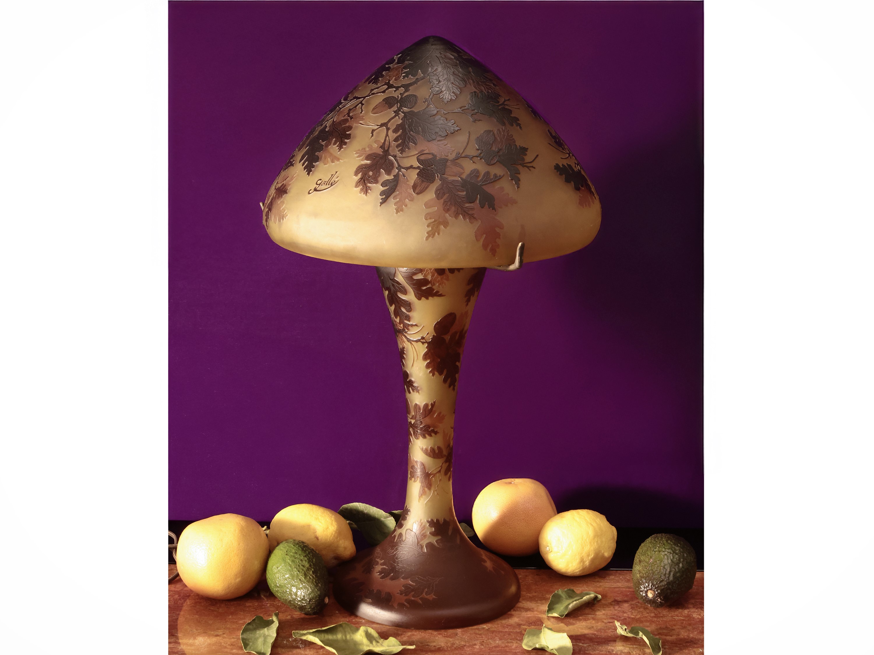 Grande lampada in vetro doppiato a cammeo