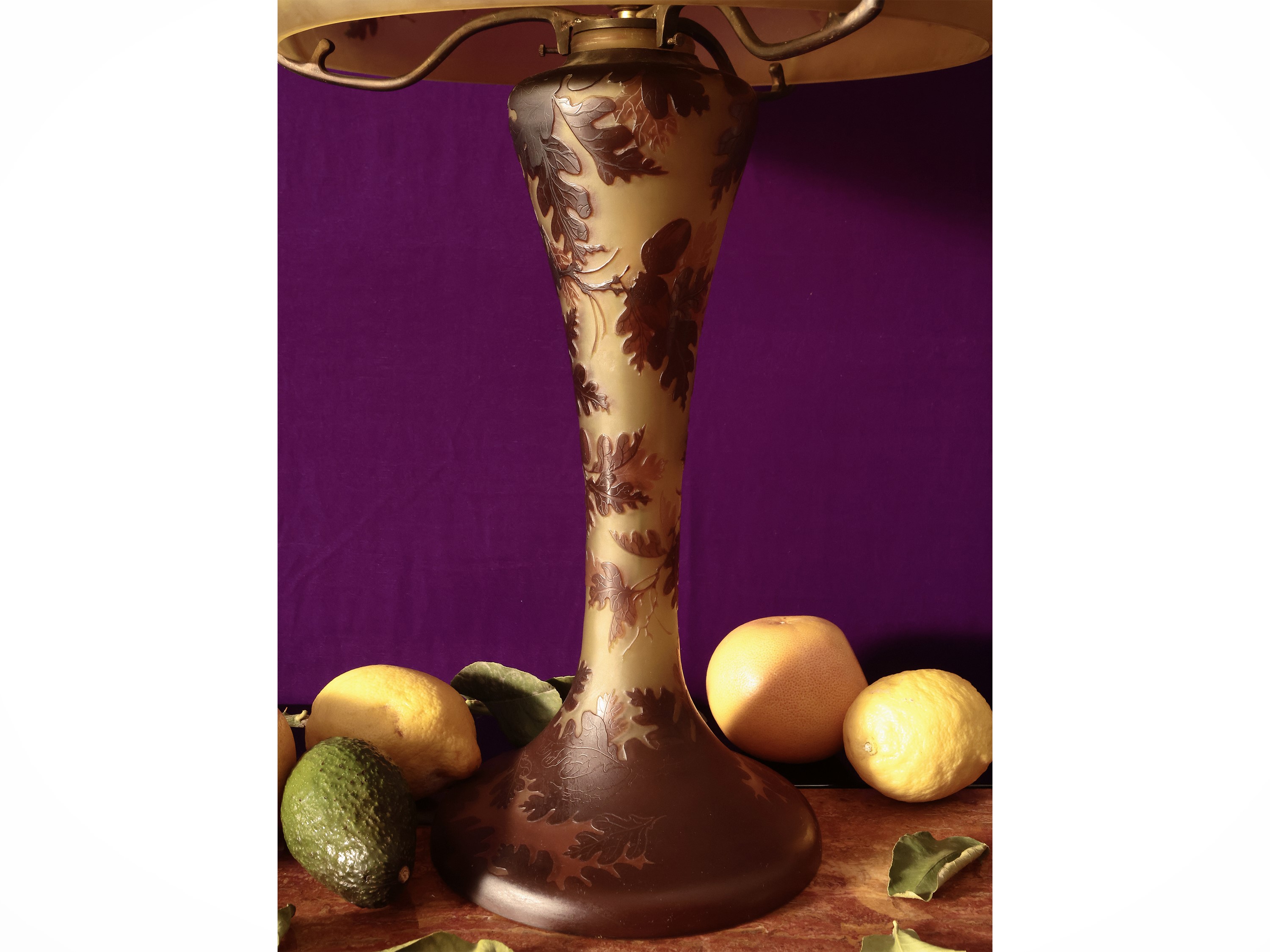 Grande lampada in vetro doppiato a cammeo