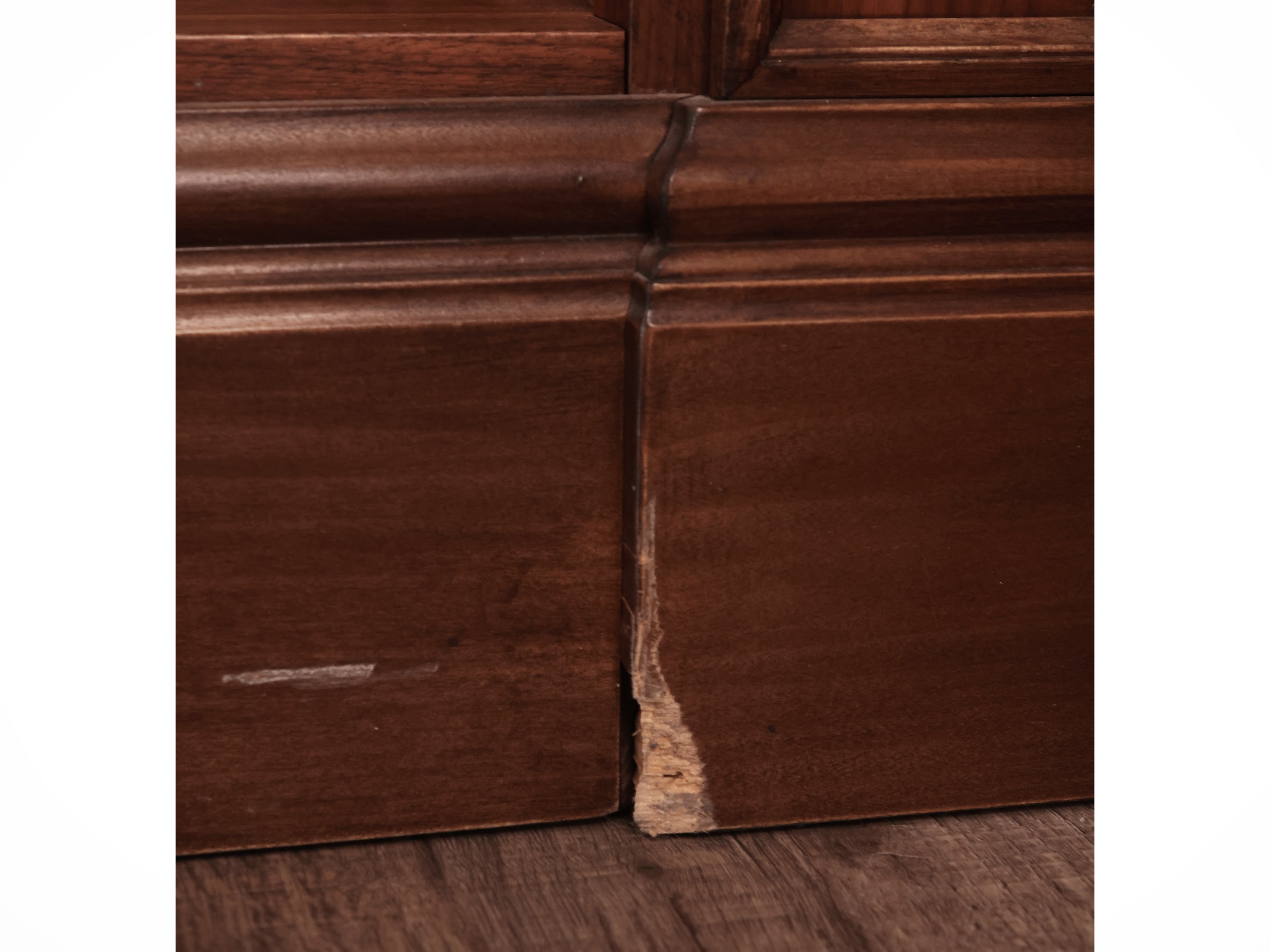 Grande Libreria a Giorno in Satinwood
