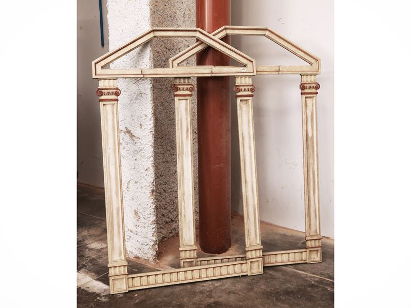 Coppia di Cornici Architettoniche