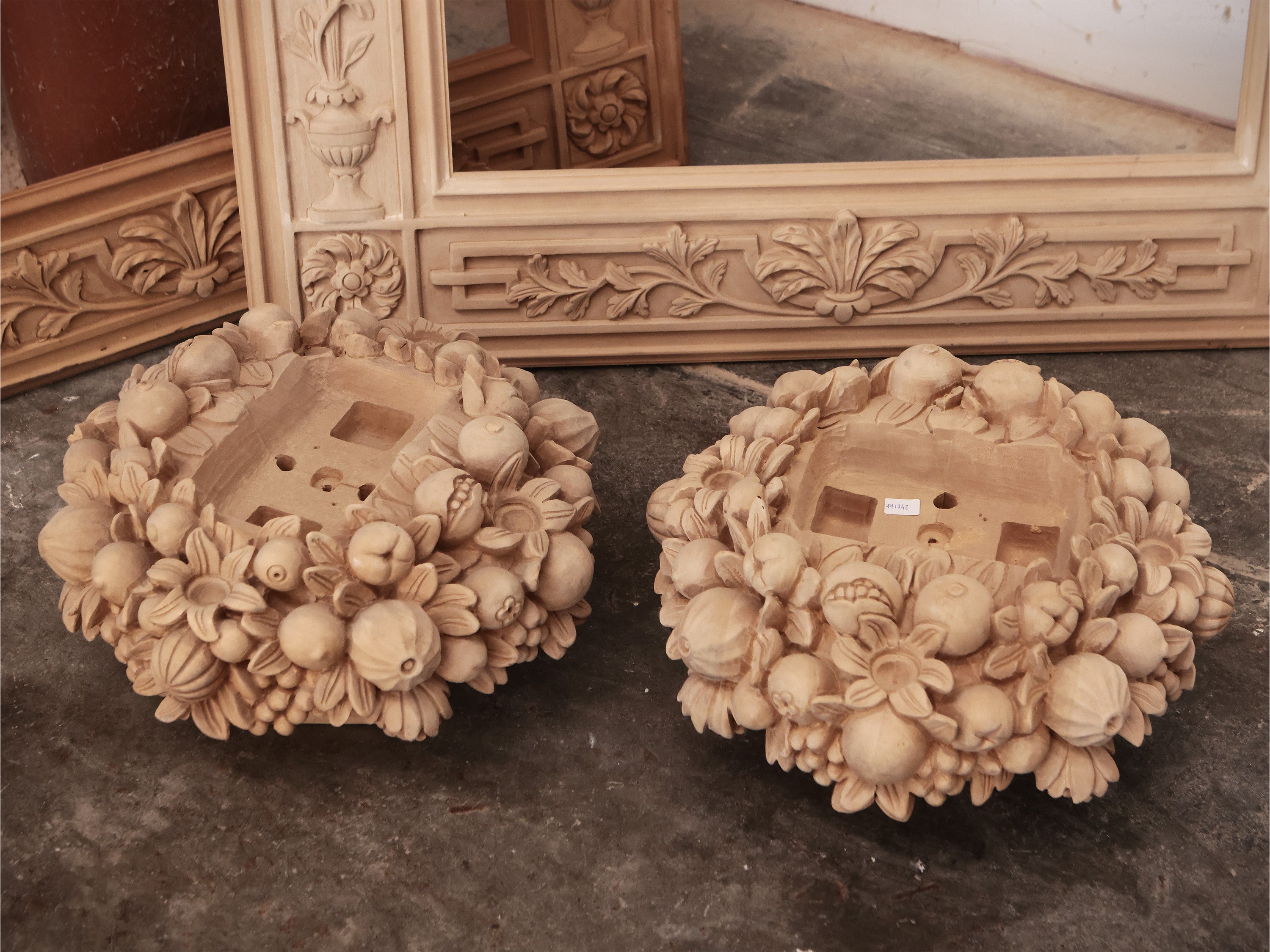 Lotto di Decorazioni in Legno Grezzo