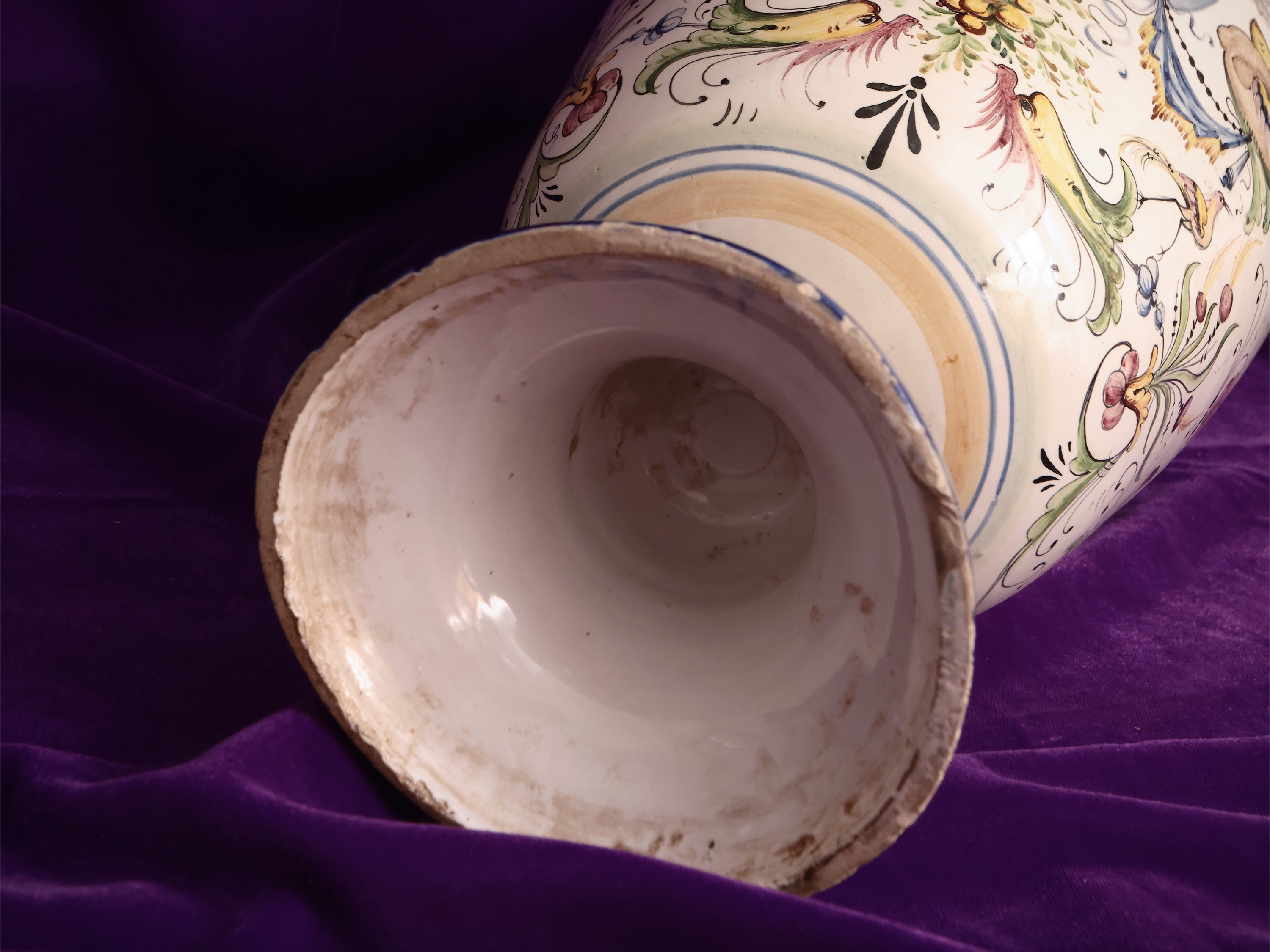 Vaso Ad Anfora in Maiolica