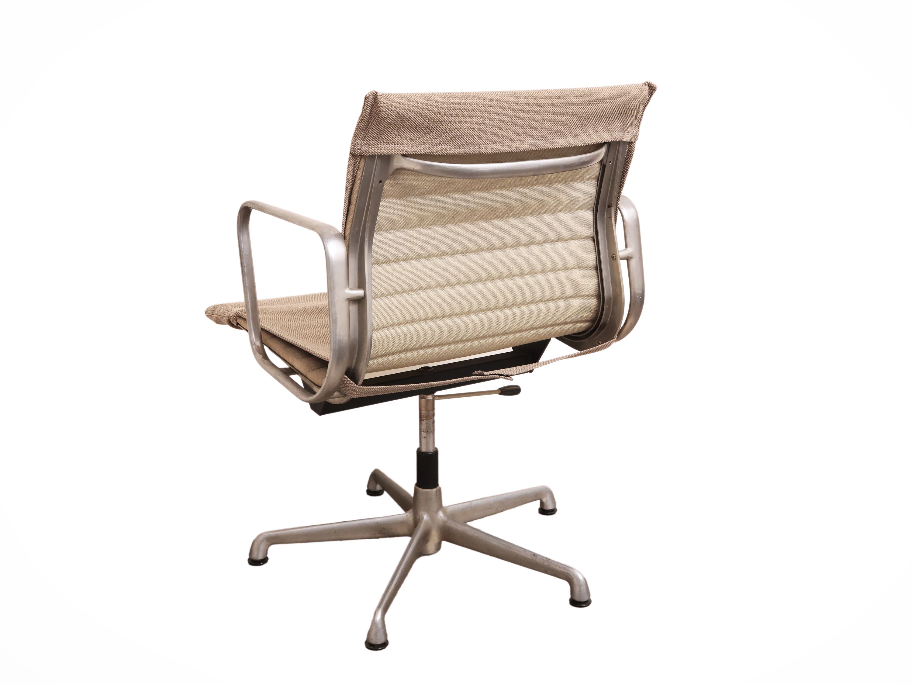 Charles & Ray Eames - Sedia Girevole Ea108